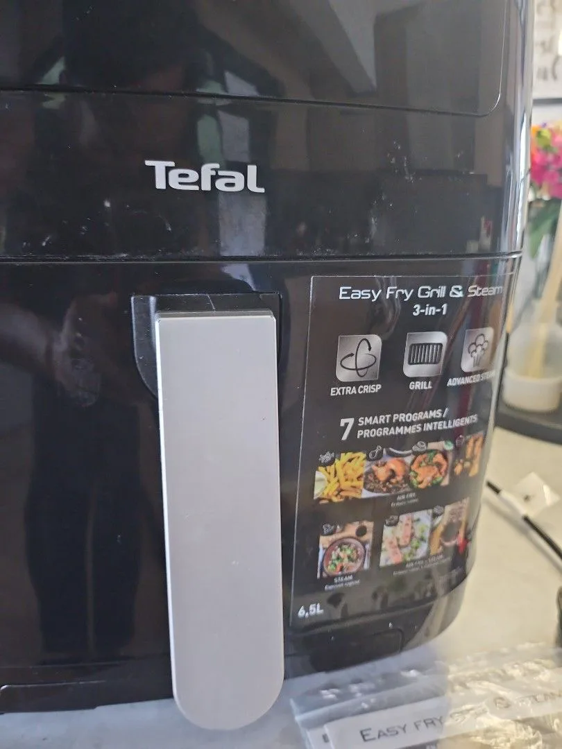 air fryer water tank and steam button