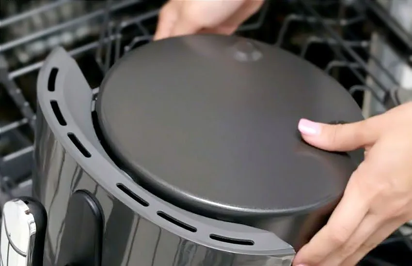 can you put an air fryer basket in the dishwasher