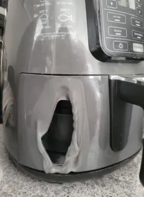 can you put plastic in air fryer